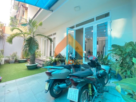 Nhà Villa cho thuê vị trí siêu đẹp tại Quận 2, 120m2, 3 phòng ngủ, 4 toilet