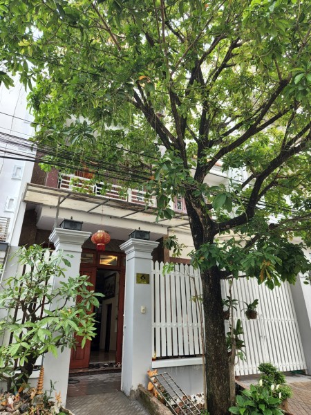 Villa cho thuê làm văn phòng, studio.. diện tích 400m2 giá 43 Triệu/Tháng