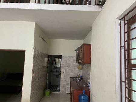 Cho thuê nhà 2 tầng ngõ 407 phố Vĩnh Hưng, gần đại học kinh doanh và công nghệ hà nội, 51m2, 2 phòng ngủ, 1 toilet