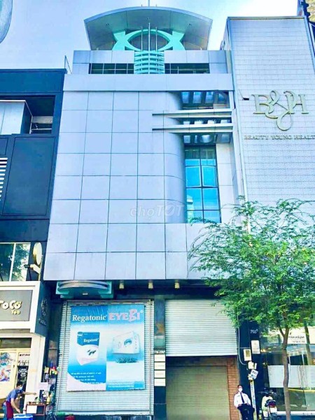 Cho thuê nhà ngang LỚN 8m Đ.Sư Vạn Hạnh, P12 Q10, 640m2 có thang máy chỉ 180tr