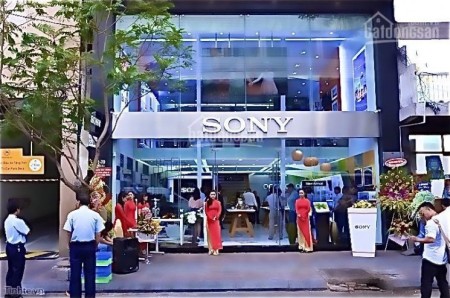 Cho thuê nhà ngang LỚN 9m DUY NHẤT Đ.Đông Du, Quận 1 325m chỉ 300 triệu