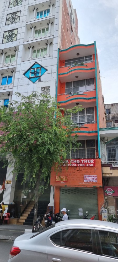 Cho thuê nhà 400m2 Đ.Đề Thám, cách Bùi Viên 50m, Quận 1 chỉ 79 triệu