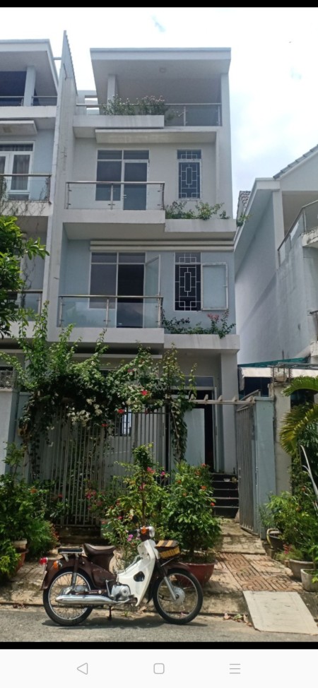 Nhà 3 lầu cho thuê 20 triệu/tháng ngang 5m dài 20m có 4PN và 2WC, 100m2, 4 phòng ngủ, 2 toilet