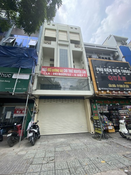 Cho thuê nhà NGANG LỚN 6m Đường 3 Tháng 2,, Q10-270m2 chỉ 120 triệu
