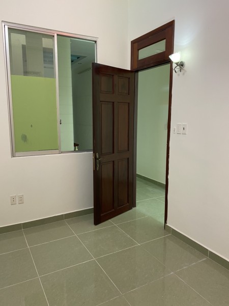 Cho thuê nhà mặt tiền đường số gần chợ Tân Quy, Quận 7