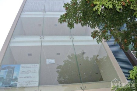 Cho thuê nhà 4 tâng Nguyễn Văn Linh, Phường Nam Dương, Hải Châu, Đà Nẵng ngang 9m, 210m2, 6 phòng ngủ, 6 toilet