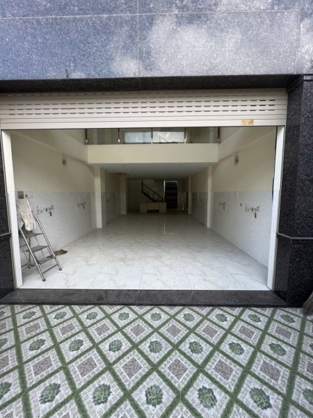 Cho thuê nhà mặt tiền lớn đường Lê Bôi P7 Q8, DT 90m2