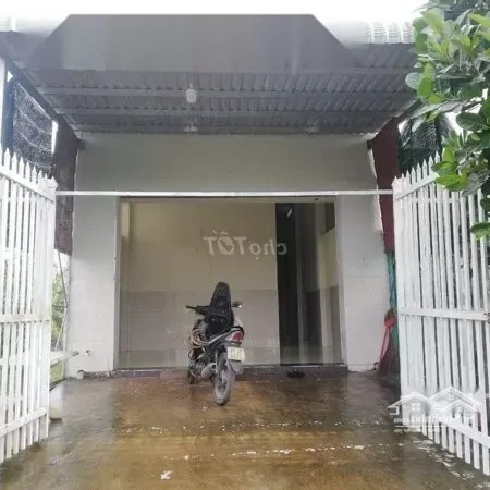 cho thuê nhà nguyên căn Củ Chi bờ kè Nguyễn Văn Khấn, 100m2, 2 phòng ngủ, 1 toilet