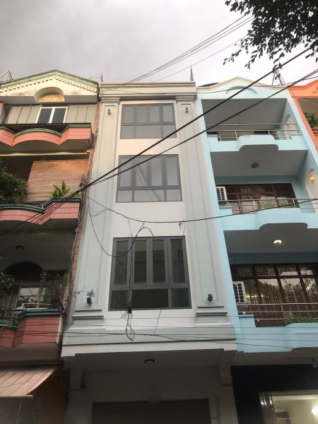 MT mới xây có thang máy vị trí hot nhất tại Đường Hoa Lan, Phường 2, Phú Nhuận