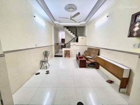 Cho thuê nhà 52m2, 5PN, 3WC, hẻm Huỳnh Văn Bánh, Phú Nhuận, giá 22 tr/th. LH 0899027632