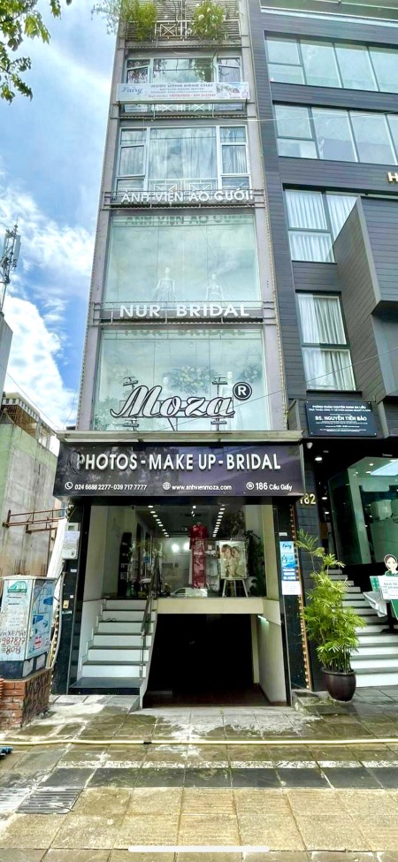 Cho thuê nhà kinh doanh 3 tầng nhà 160m2 + 1 tầng hầm