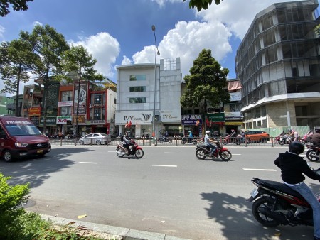 Cho thuê nhà mặt tiền HIẾM 5*20m Đ.3 Tháng 2, Quận 10 chỉ 50 triệu.