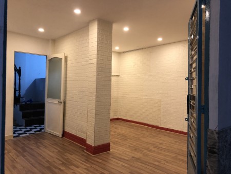 Cho thuê nhà 36m2 1 trệt 1 lầu trung tâm Q1