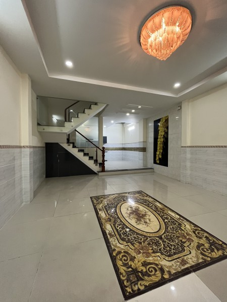 Cho Thuê Nhà Nguyên Căn 5 phòng, 4WC tại 622/2B Cộng Hoà, Tân Bình