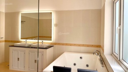 Cho thuê biệt thự hồ bơi có sân vườn quận 2, nằm ngay gần trường quốc tế, an ninh đảm bảo