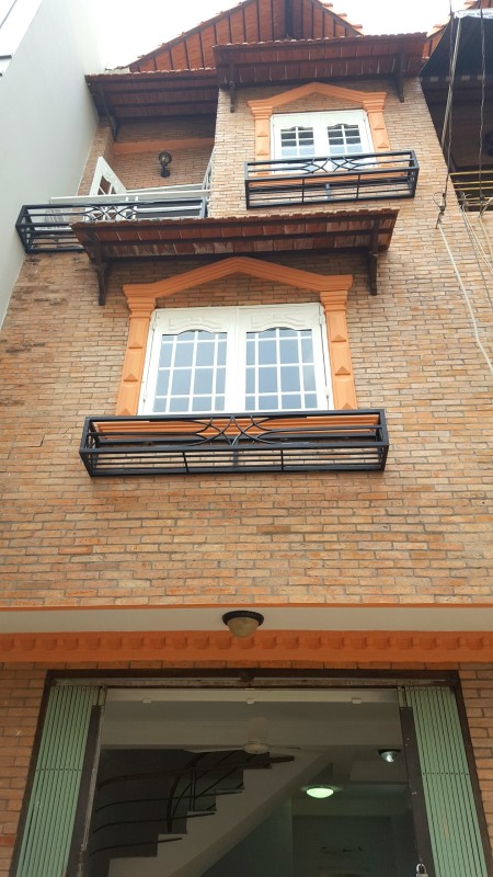 Cho thuê nhà nguyên căn mở văn phòng, công ty nhỏ, 108m2, 4 phòng ngủ, 3 toilet