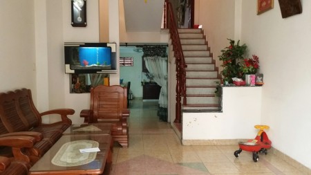 Cho thuê nhà Khuông Việt, 4,5mx18m, 3 lầu, hẻm ô tô, xe tải nhẹ, gần Đầm Sen 18 triệu/tháng.