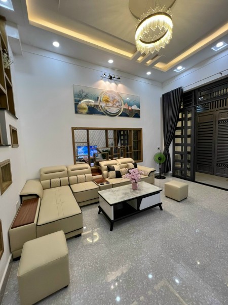 Cho thuê biệt thự Lam Sơn DT 8*20m Phường 2, Tân Bình.