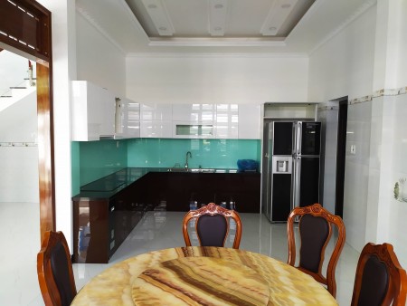 Khu Nhà Ở Biệt Thự ( Cho Thuê Văn Phòng, Nhà Ở )Địa chỉ Khu BIệt Thự Trường Xuân Tp Quảng ngãi, 300m2, 2 phòng ngủ, 3 toilet