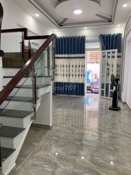 cho thuê nhà trong hẻm quận 5, nhà mới đẹp có máy lạnh, 36m2, 2 phòng ngủ, 2 toilet