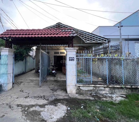 Cho thuê nhà nguyên căn ngay thị trấn Củ Chi, 94.5m2, 1 phòng ngủ, 1 toilet