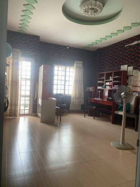 Cho thuê nhà nguyên căn 10 phòng lớn, 10WC chỉ 26,000,000 vnđ/tháng.