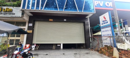 Cho Thuê Nhà Đẹp MT Ngay Vòng Xoay Lăng Cha Cả giá 60 triệu - 400m2 SD