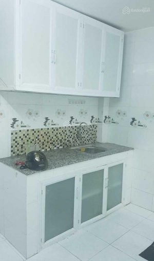 Nhà cho thuê st 28m2, 3PN, Phường 3, quận 10 giá 11 tr/th. LH 0909678735