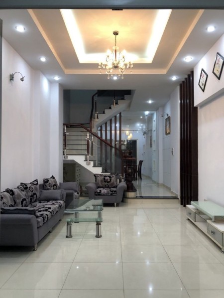 Nhà 1 trệt 2 lầu 3pn MT đường số, P. Tân Phong