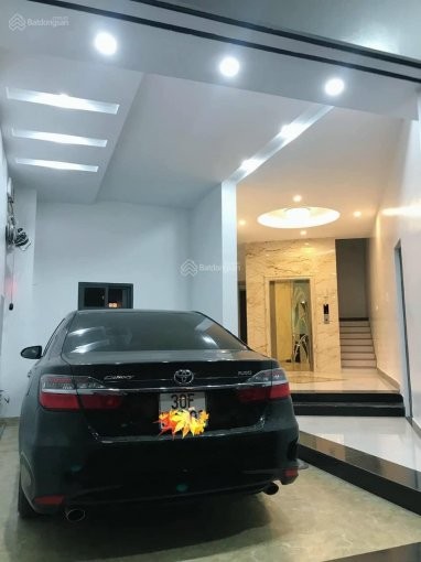 Nhà cho thuê 4 tầng có thang máy, dt 160m2, 8PN, giá 45tr/th. LH 0986352617