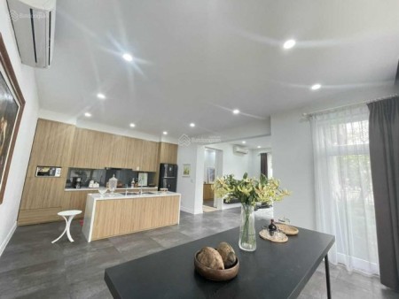Cho thuê biệt thự có sân vườn dt 350m2, 6PN, 3 tầng, thuộc Splendora. giá 32tr/th. LH 0963566818
