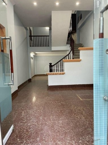 Nhà riêng Cầu Giấy, HN cho thuê 42m2, 4PN, có NTCB, giá 25 tr/th. LH 0388599196