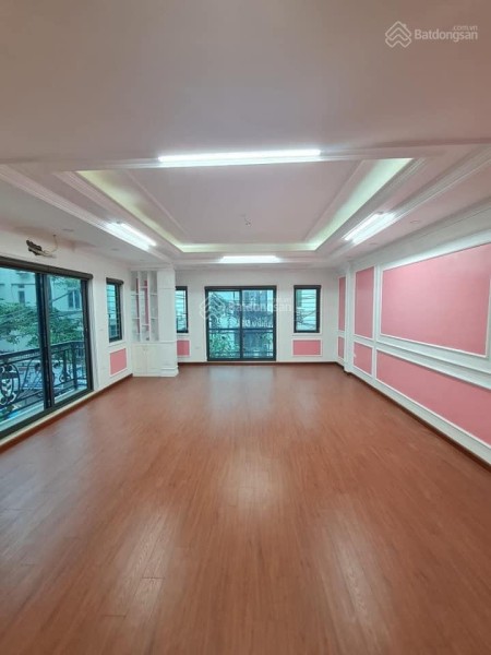 Nhà 60m2, 5PN, 5t, dân trí cao có đủ đồ, cho thuê tại Phùng Chí Kiên, 22tr/th. LH 0337345456