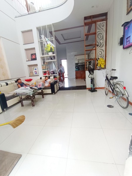 Nhà có thiết kế đẹp có máy lạnh giá thuê 8 Triệu/Tháng tại Phường Hưng Thạnh, Cái Răng, Cần Thơ, 160m2, 2 phòng ngủ, 2 toilet
