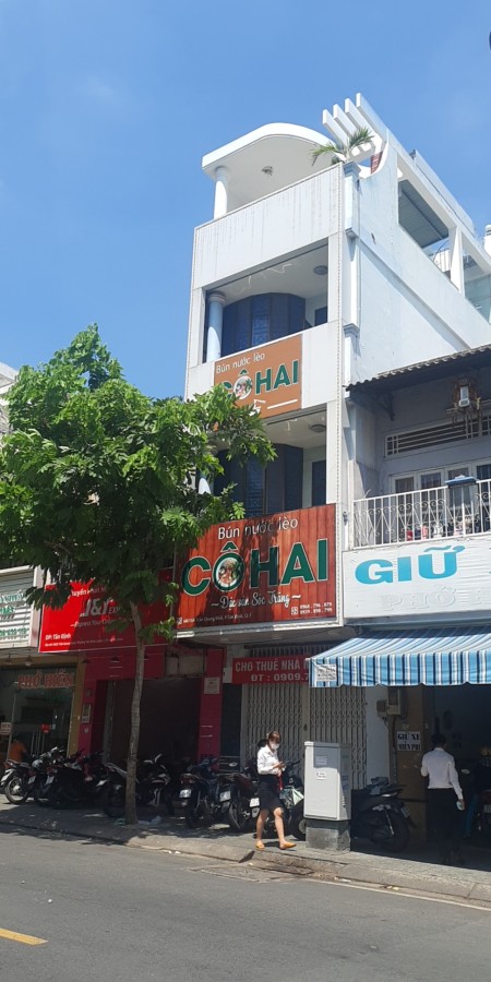 Nhà mặt tiền 86m2, 4PN, nhà trống, kinh doanh, có chỗ để xe giá 30tr/th, Trần Quang Khải, Q1