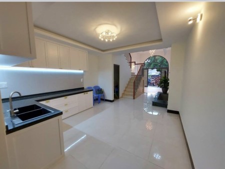 Cho thuê nguyên căn 8 phòng chỉ 22 triệu đường Nguyễn Gia Trí, bình Thạnh