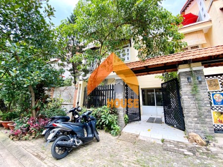Nhà nguyên căn cho thuê siêu đẹp rộng rãi thoáng mát tại Quận 2, 67m2, 4 phòng ngủ, 5 toilet