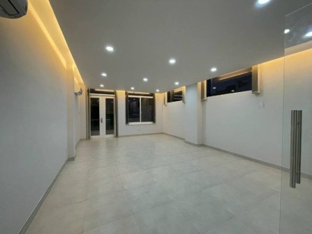 Cho thuê nhà MẶT TIỀN Hoa Phượng, nhà mới 5 tầng giá 42tr