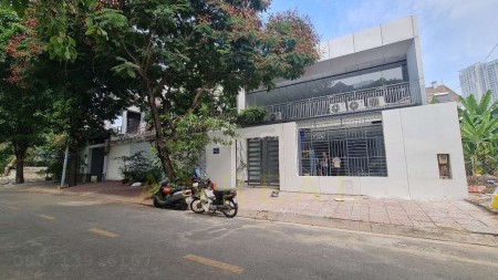 Cho Thuê Nhà 1 Trệt 1 Lầu Trống Suốt 10x20m Giá 65 Triệu