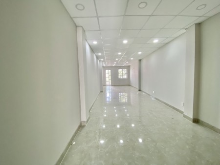 95tr/th nhà mặt tiền 4x22.5m, có thang máy cho thuê tại Q10