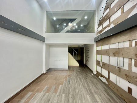 Nhà thuê đường 3/2 giá 49tr/th, 48m2, có sân thượng