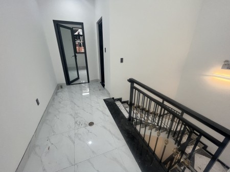 Cho thuê nhà KDC Đại Phúc, Bình Chánh, 10x20m, trệt 3 lầu, có thang máy, nhà mới đẹp, 45tr