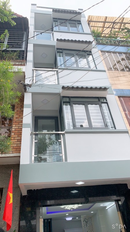 Nhà mặt tiền Khánh Hội 1 trệt 2 lầu st 4pn, 3wc