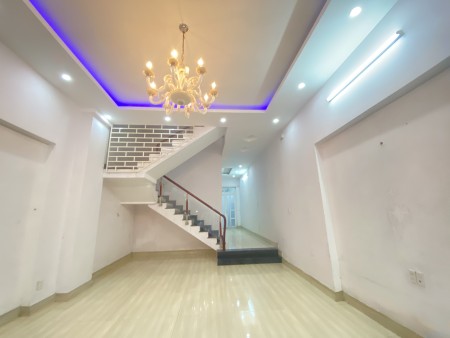 Em có 4 nhà nguyên căn, nhà phố hẻm, cho thuê tại Phường Bình Trưng Tây, Quận 2