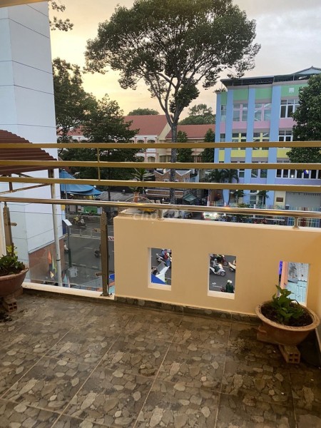 Cho thuê nhà nguyên căn 3 tầng Quận 5