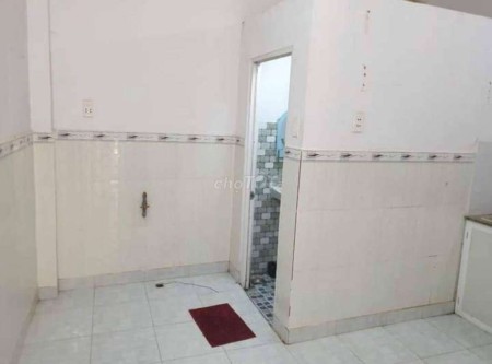 Nhà nguyên căn rộng 80m2 ở Quận 8 cho thuê giá 5.5 triệu / tháng