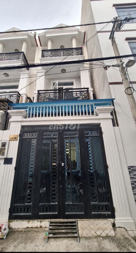 Cho thuê nhà 2 lầu 4pn 3wc hẻm xe tải Đường số 11 Thủ Đức