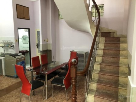 Nhà ngay trung tâm Q1 cho thuê dt 6.85x7.2m, 3l, an ninh, giá 20tr/th có tl. LH 0909593303