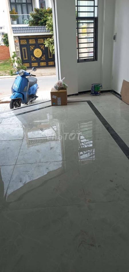 Nhà mới xây, thiết kế trẻ trung mới mẻ cho thuê tại Quận Bình Tân, an ninh