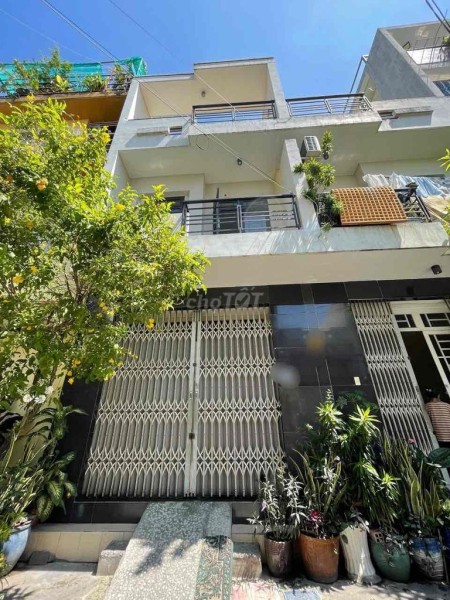 Nhà nguyên căn mặt tiền nội bộ quận 6 cho thuê 11tr/th, vừa sơn sửa lại